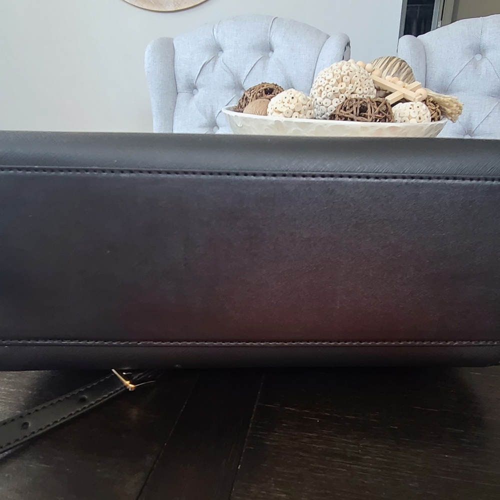 Michael Kors Handbag - Picture 3 of 4